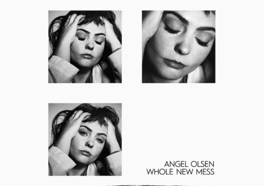 Escucha ‘Waving, Smiling’, lo nuevo de Angel Olsen