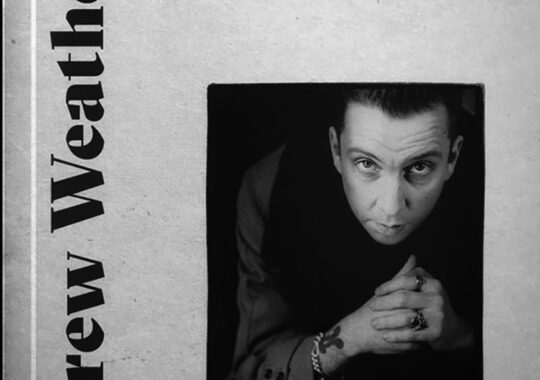 La revista ‘Jockey Slut’ rinde homenaje a Andrew Weatherall con un libro